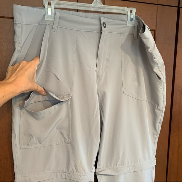 SALE!! Convertible pant with lots of pockets - Picture 11 of 11